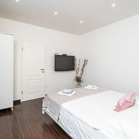 Dub 3 Apartament